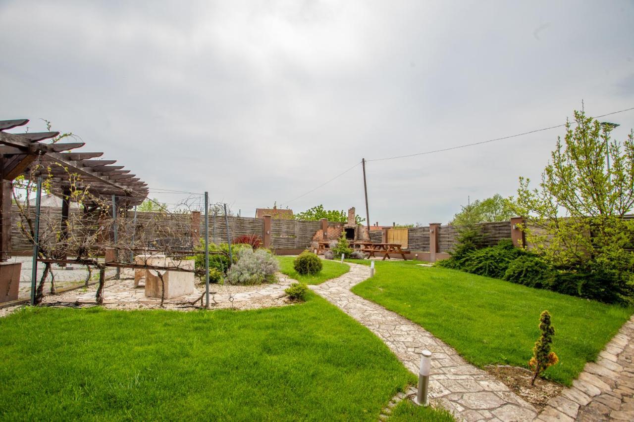 Petreny Borpanzio 4* Egerszalók
